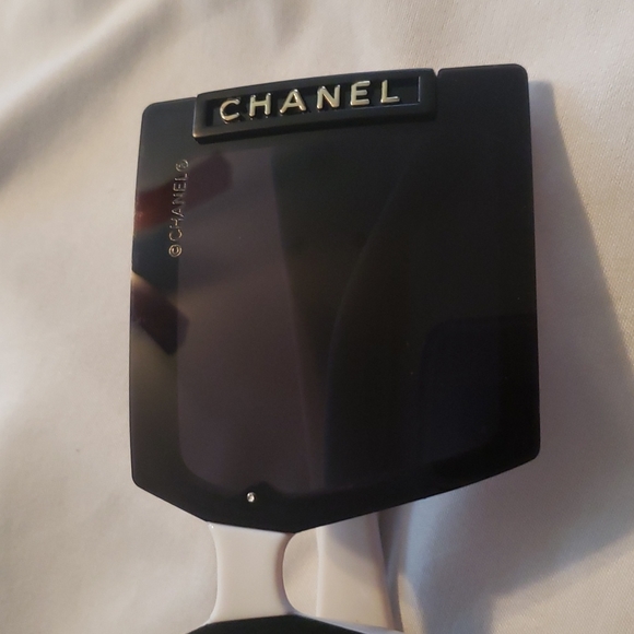 Women Sunglasses - Picture 5 of 5